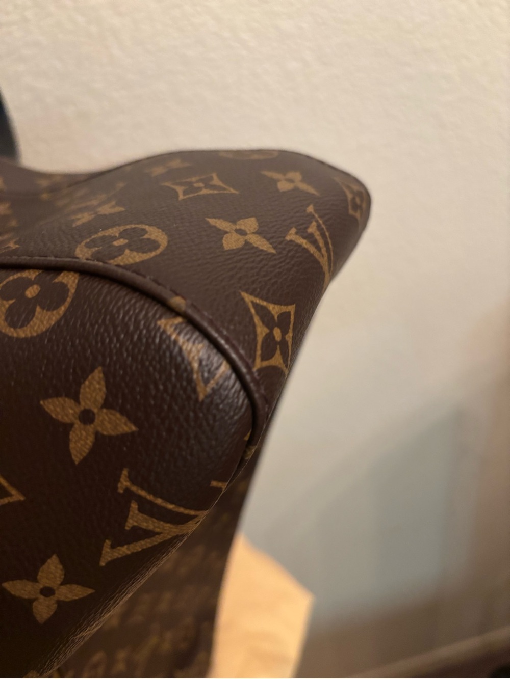 Authentic Louis Vuitton Slouchy MM M12098 Used only twice. - Picture 4 of 14